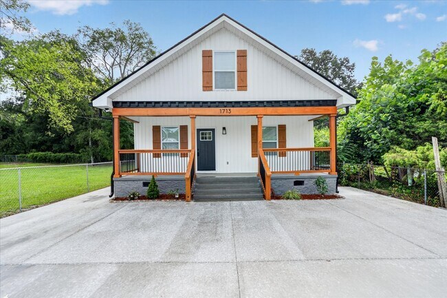 Building Photo - 1713 S Orchard Knob Ave