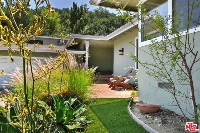 Building Photo - 3421 Castlewoods Pl