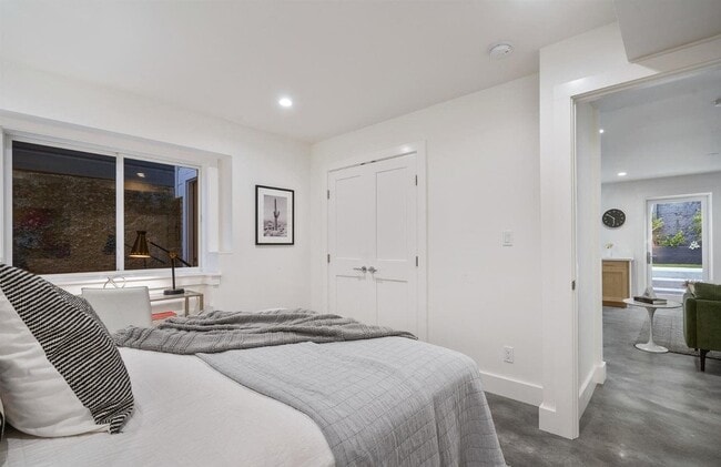 Building Photo - 2983 21st St