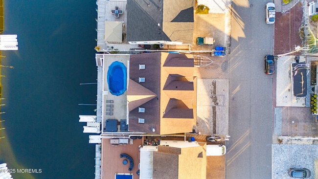 Building Photo - 3456 E Thistle Ave