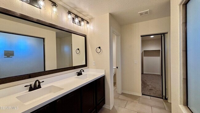Building Photo - 12437 Pleasant Crest