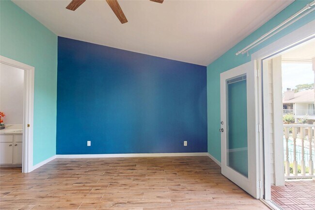 Building Photo - 10615 Briar Forest Dr