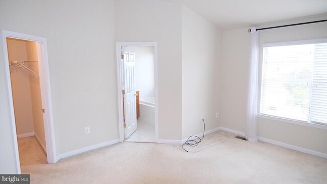 Building Photo - 314 East Wainscot Drive