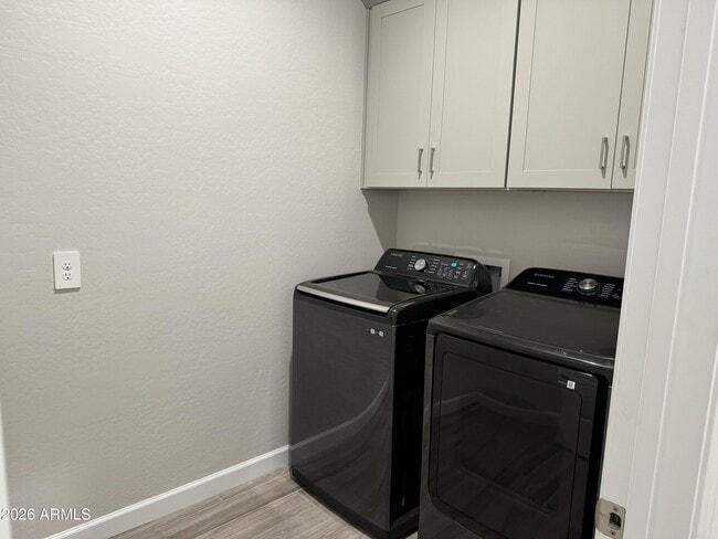 Building Photo - 10212 W Alex Ave