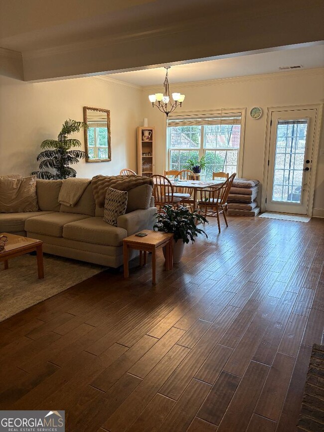 Building Photo - 130 Elliot Cir