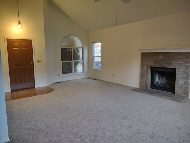 Building Photo - Woodmen and Austin Bluffs area home