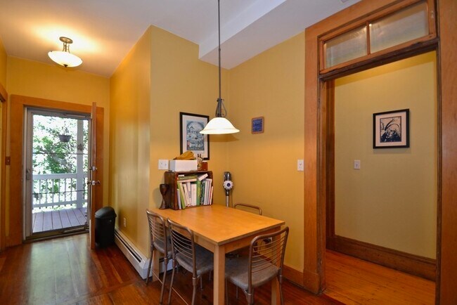 Building Photo - 106 Summer St