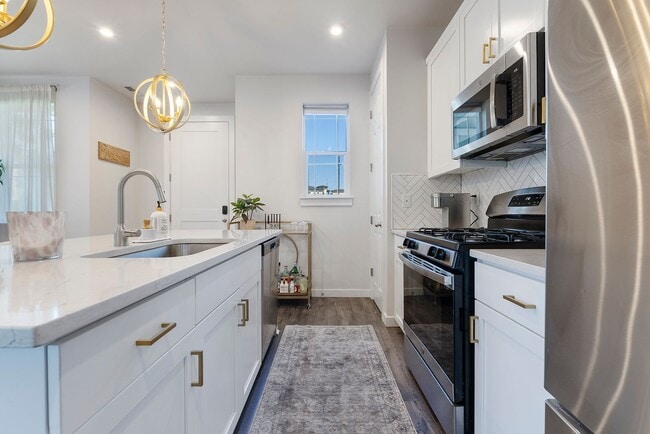 Building Photo - Beautiful 3-Bed, 3-Bath Home in Reeds Cros...
