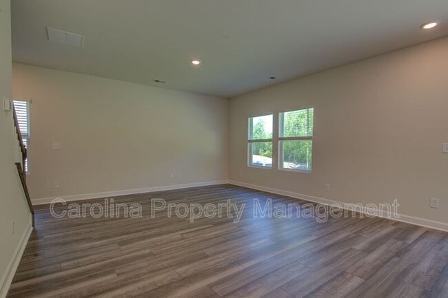 Building Photo - 105 Johns Cardinal Dr