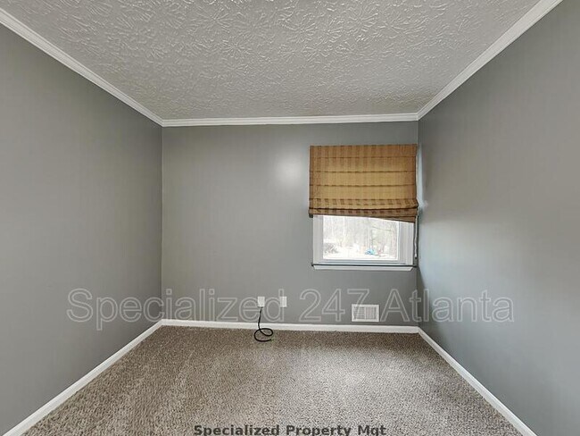 Building Photo - 1739 Hi Roc Rd NE