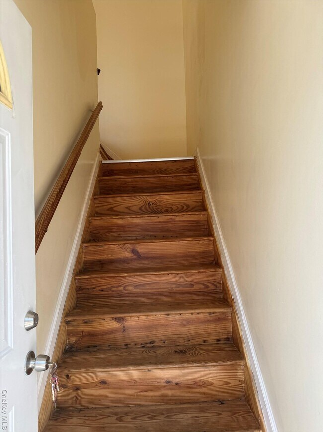 Building Photo - 163-27 Phroane Ave