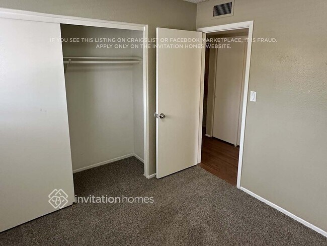 Building Photo - 2301 W Waltann Ln
