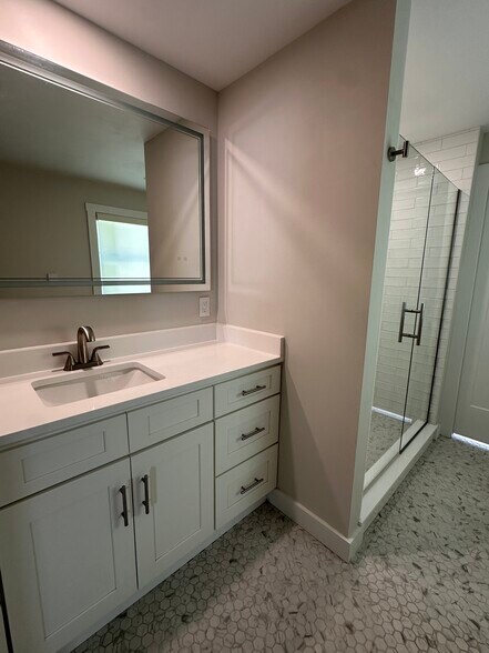 Bathroom - 66 Prospect St