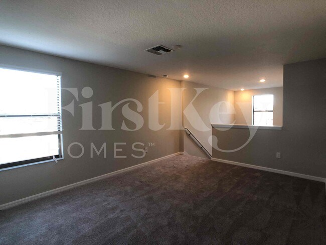 Building Photo - 10001 RoseMary Leaf Ln