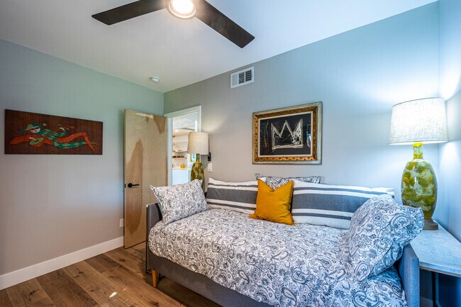 Building Photo - 2748 E Via Escuela