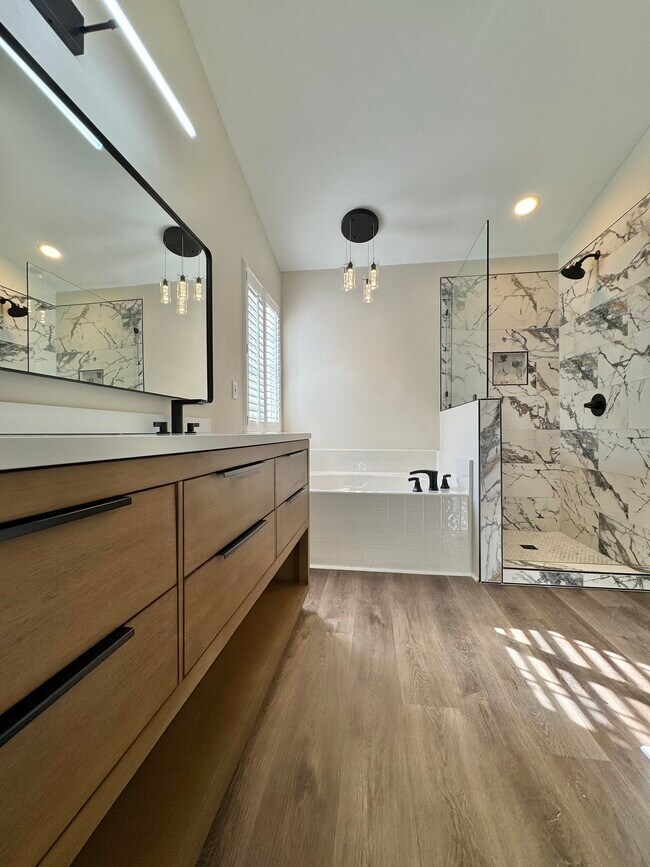 Building Photo - Tayser Rental