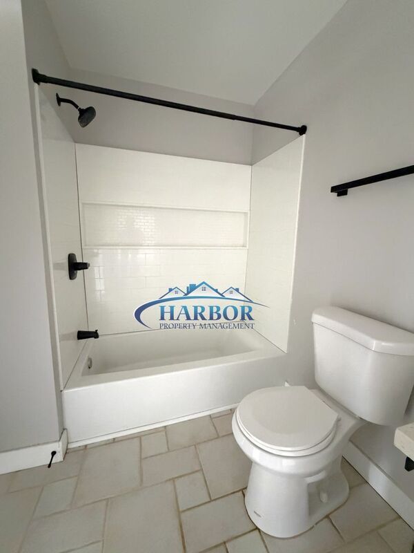 Building Photo - 1054 W 23rd St