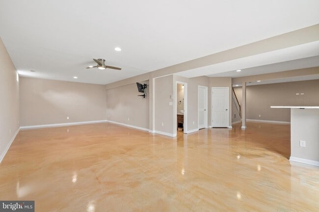 Building Photo - 9036 Woodpecker Ct