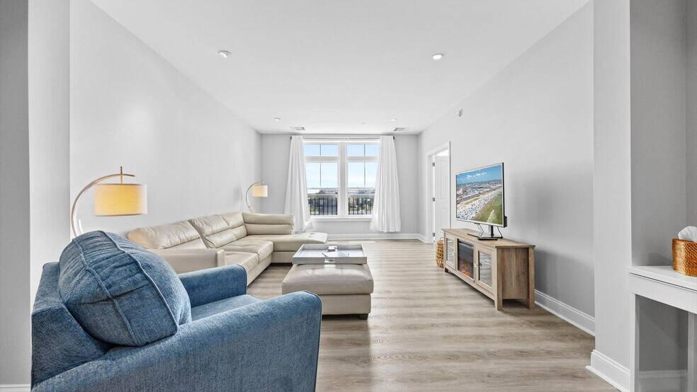 Primary Photo - 810 Asbury Ave