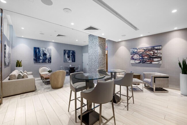 Building Photo - 701 N Fort Lauderdale Beach Blvd