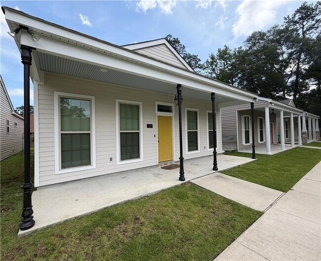 Building Photo - 120 Christian Ln