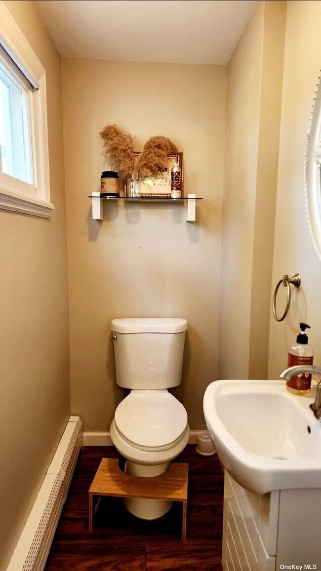 Building Photo - 350 Linden St