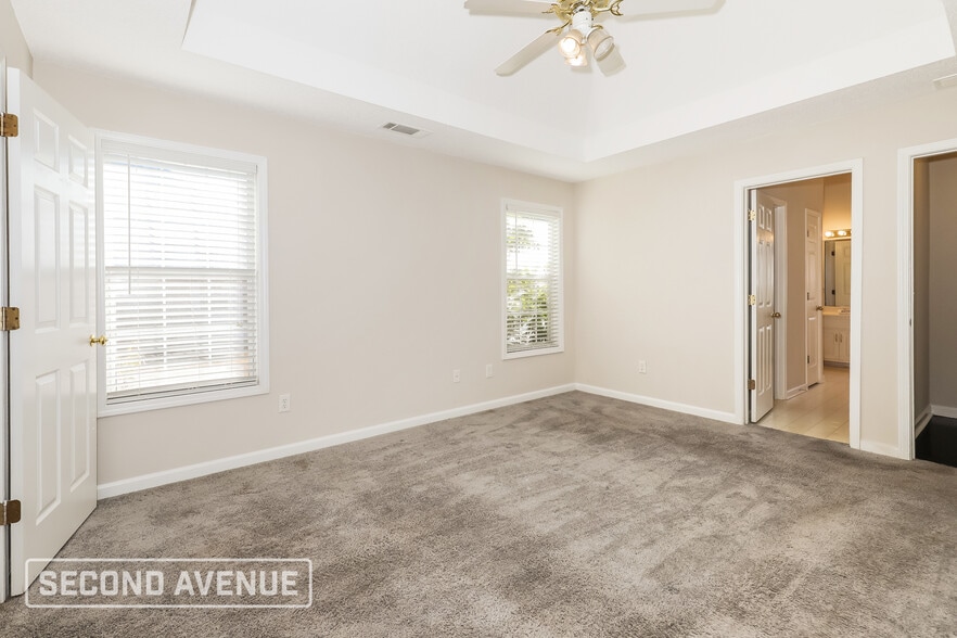 Building Photo - 1008 Maria Dr