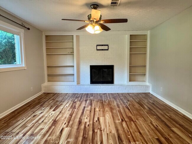 Building Photo - 9218 Axminster Dr
