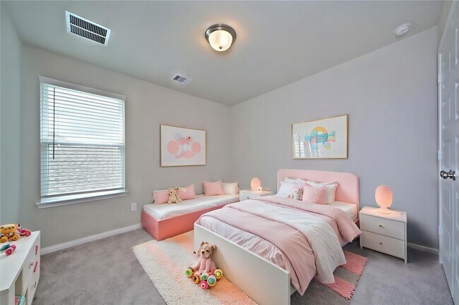 Building Photo - 1015 Modesto Dr