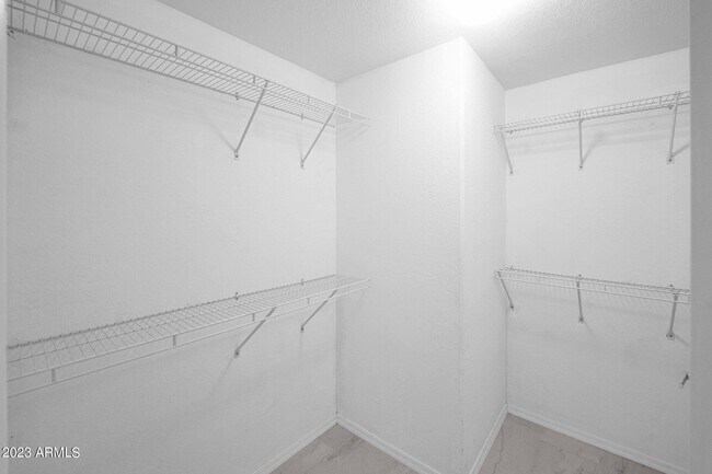 Building Photo - 9555 E Raintree Dr