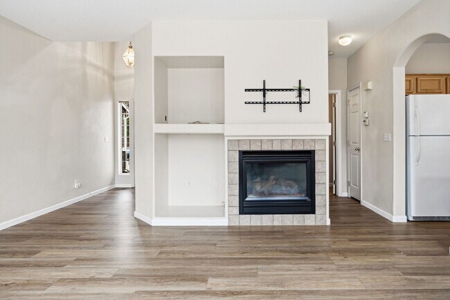 Building Photo - Welcome to this well-maintained 4-bedroom home in the heart of Thornton!
