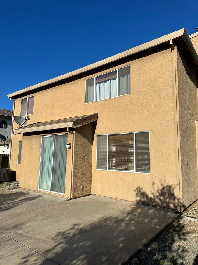 Building Photo - 2171 Eaton Dr