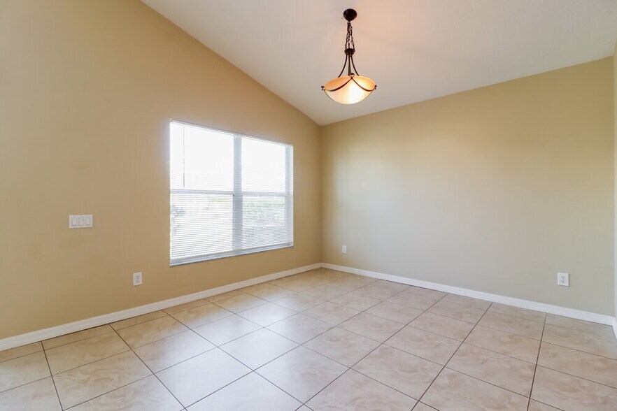 Building Photo - 5612 Terrain De Golf Dr