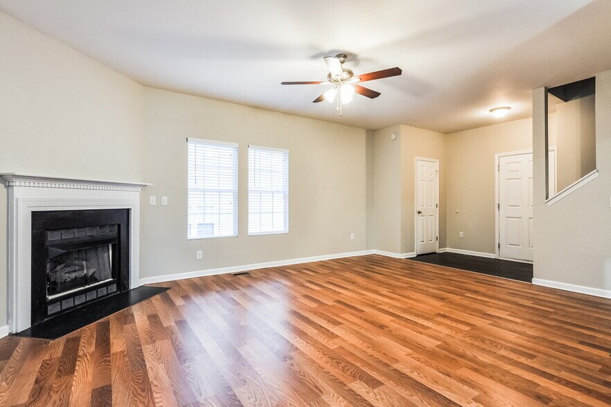Building Photo - 705 Marjam Ln