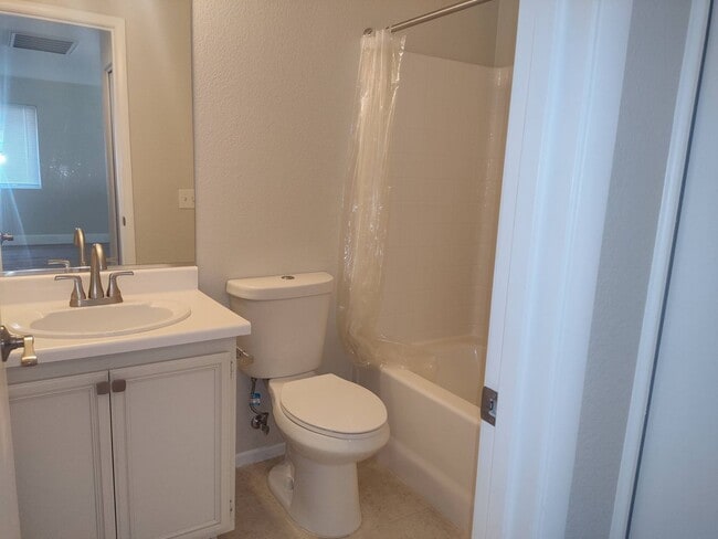 Building Photo - A Very nice and Clean Single Story Home in Summerlin