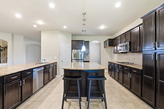 Building Photo - 5815 Creek Crossing Ct