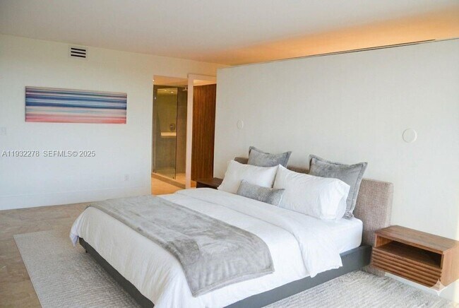 Building Photo - 11113 Biscayne Blvd