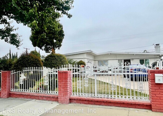 Primary Photo - 2 br, 1 bath House - 737 Calaveras Ave.