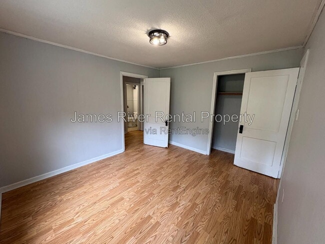 Building Photo - 1312 Laurel Ln