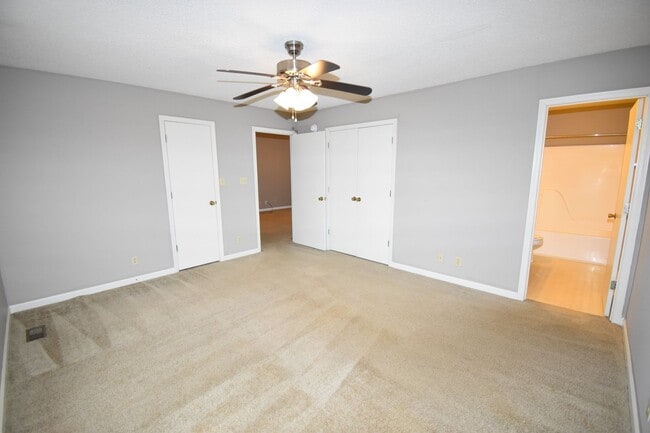 Building Photo - 3 Bedroom 2 Bath Home For Rent!