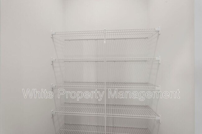 Building Photo - 7805 Shadow Lawn Rd