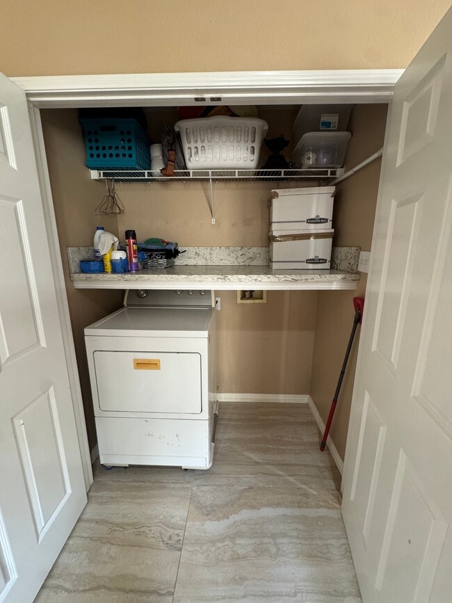 Building Photo - 3047 Watermount St