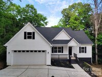 Building Photo - 595 Foxwood Dr SE
