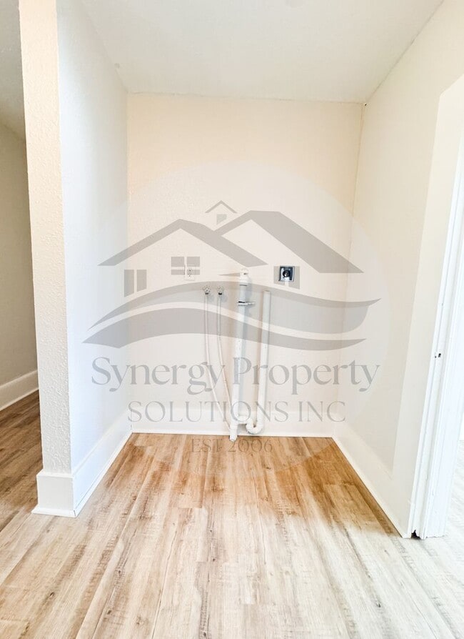 Building Photo - Shelby Home