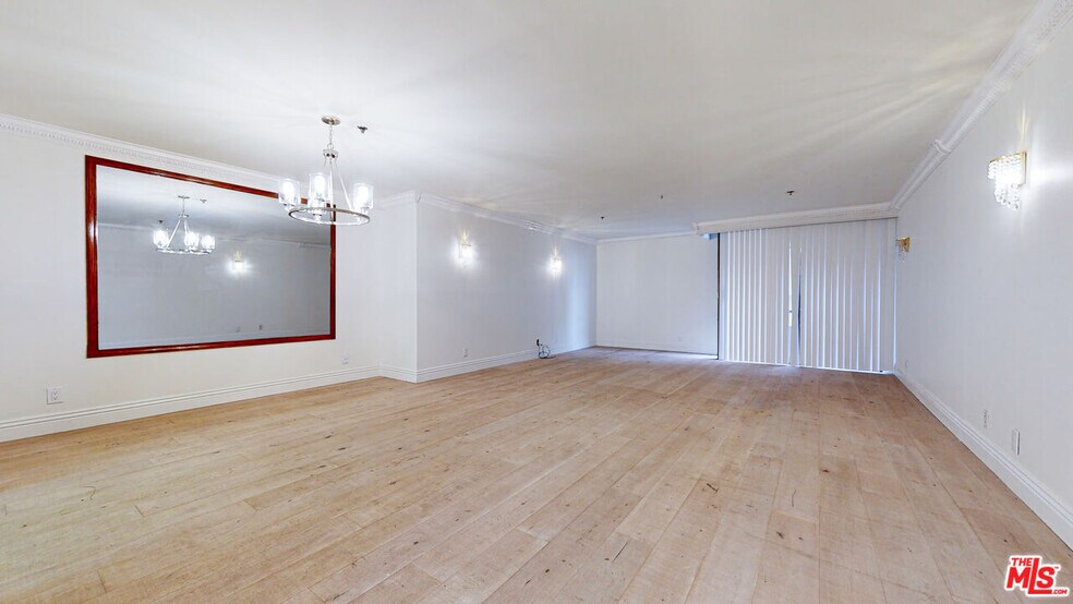 Building Photo - 10660 Wilshire Blvd