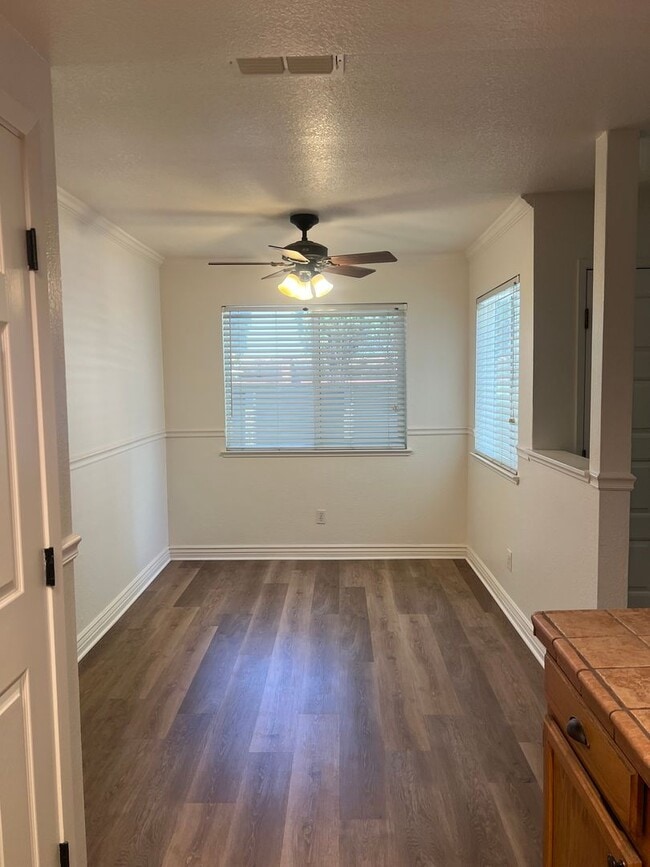 Building Photo - NICE 3 BEDROOM, 2.5 TOWNHOUSE W/ 2 CAR GAR...