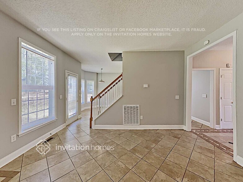 Building Photo - 834 Highlander Ct