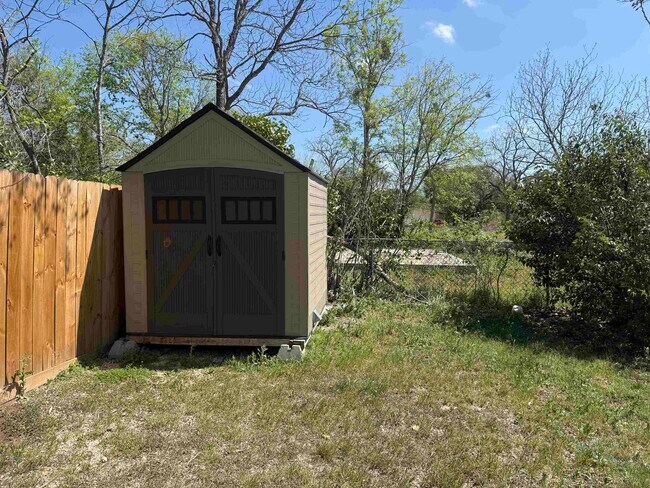 Building Photo - 809 S Pierce St