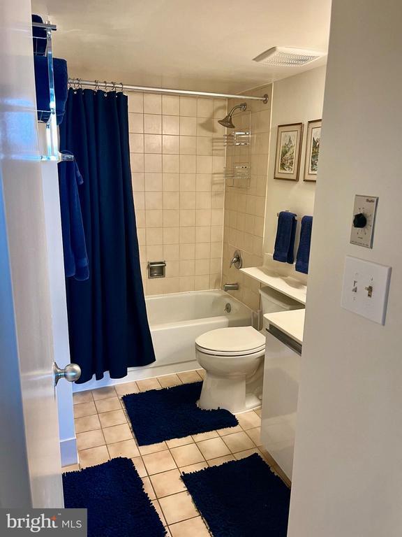 Building Photo - 1808 Old Meadow Rd