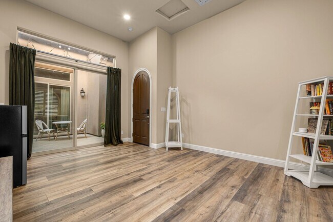 Building Photo - 4001 Reni Ct